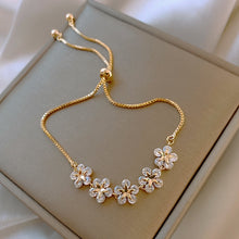 Luxury flower zircon adjustable female bracelet